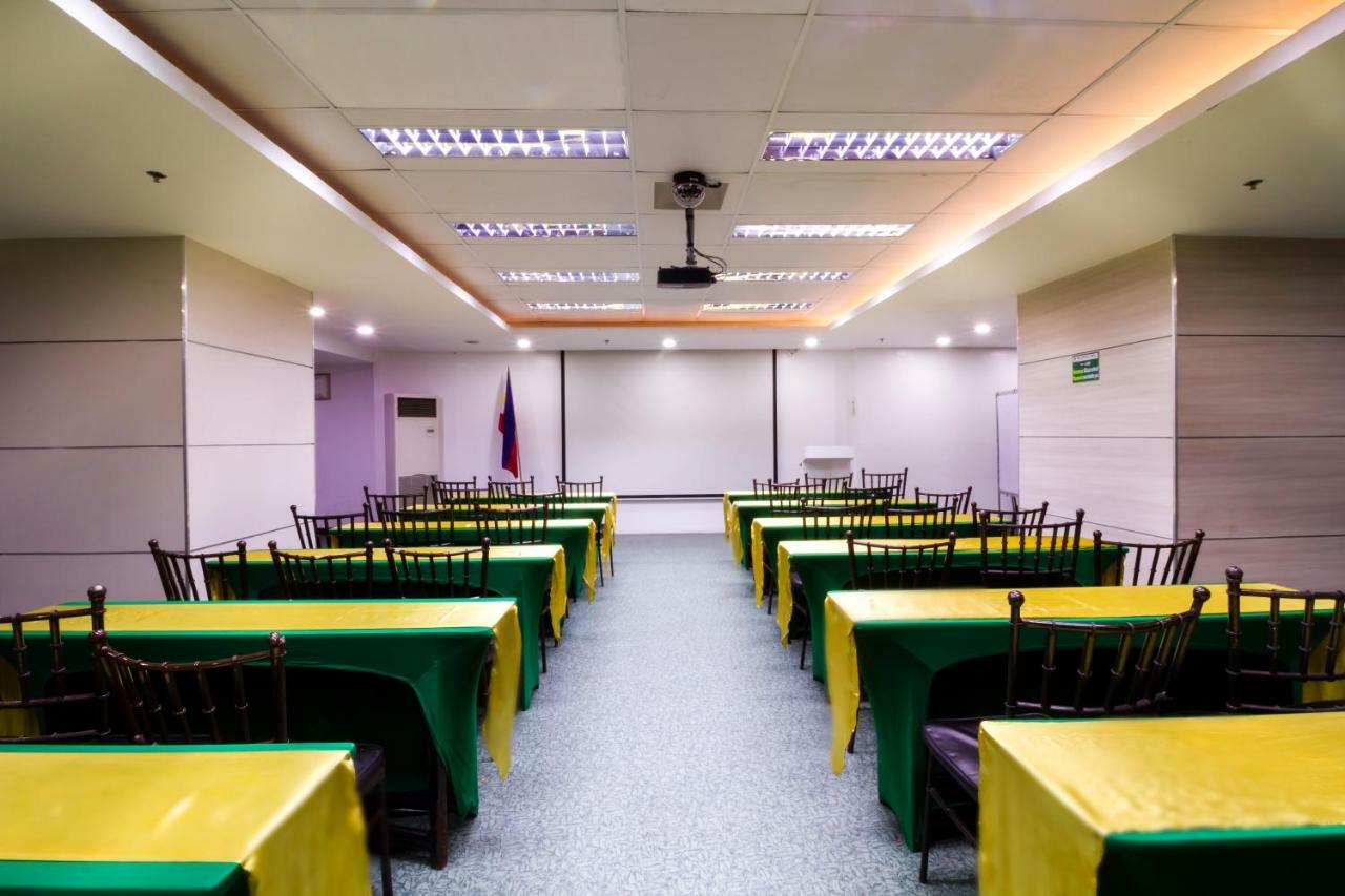 Eurotel Vivaldi Araneta Quezon City Exterior foto