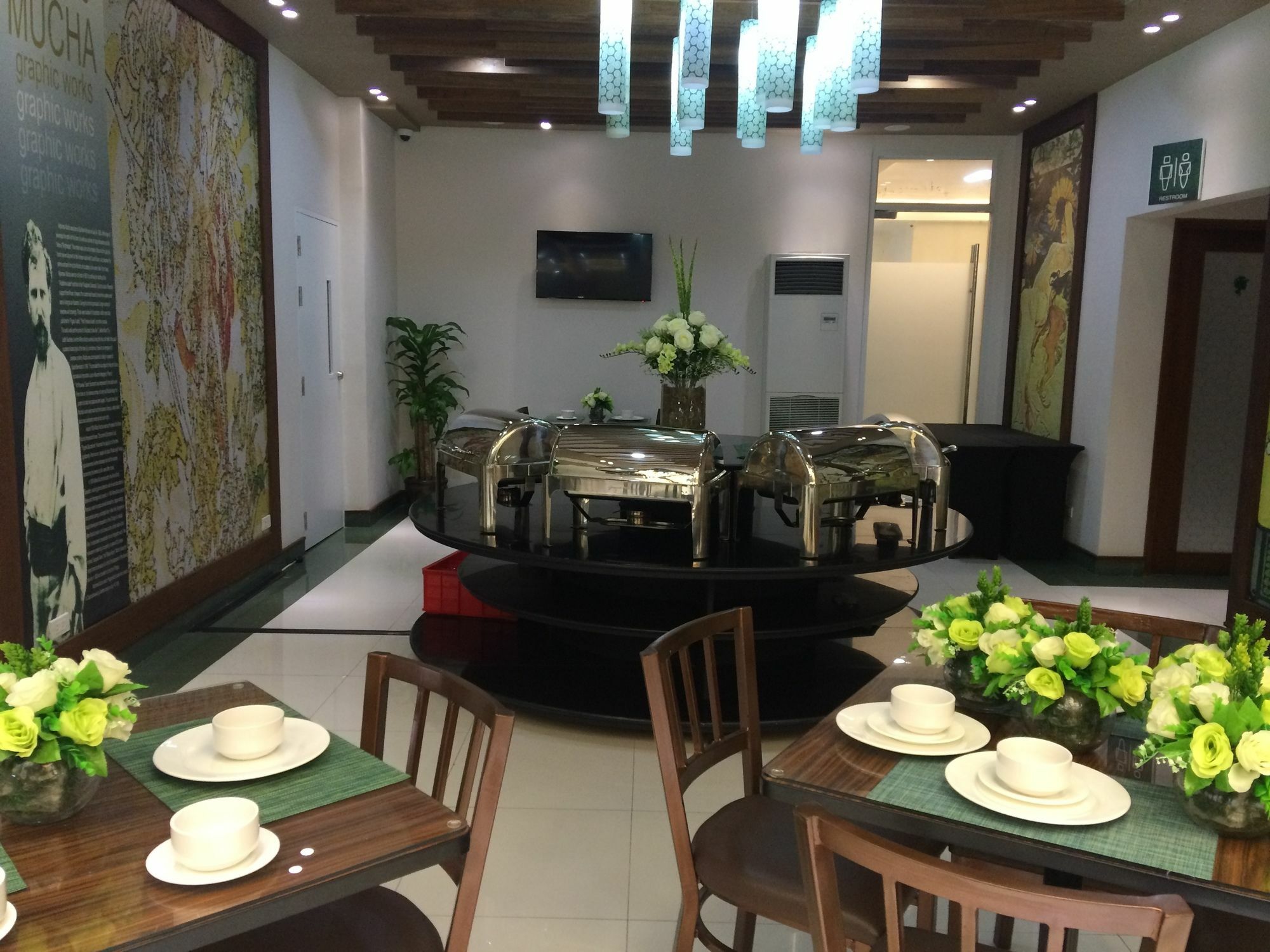 Eurotel Vivaldi Araneta Quezon City Exterior foto